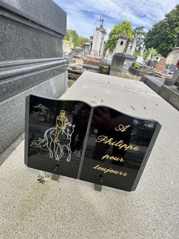tombe-philippe-noiret-cimetiere-montparnasse-dedicace